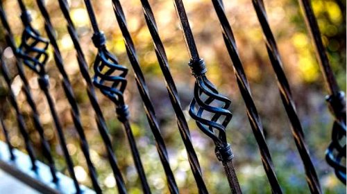 Панельный забор – как установить панельный забор?