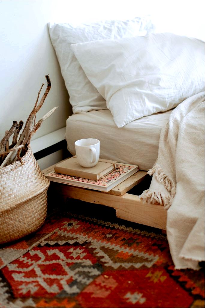 Деревянная кровать для спальни - на что обратить внимание при выборе на досках