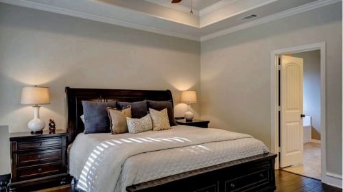 Размышляя, какую кровать выбрать для спальни деревянная кровать прослужит вам долгие годы