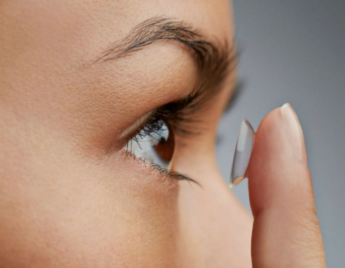 Одноденні vs. багаторазові контактні лінзи: Переваги та недоліки.